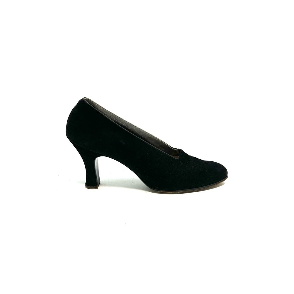 Vintage 1950s black suede classic slip on pumps